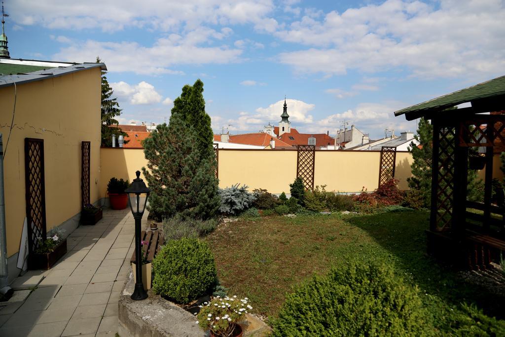 Apartments Kroměříž Esterno foto